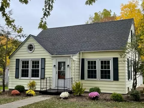 498 S Market St, Cape Vincent, NY 13618