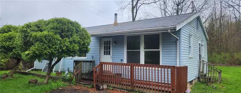 6685 Pratt Rd, Williamson, NY 14589