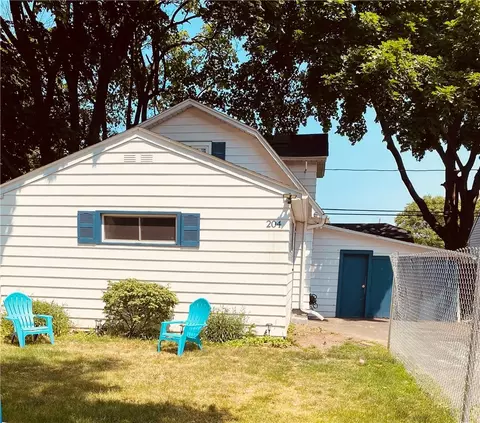 204 Sparling Dr, Greece, NY 14616