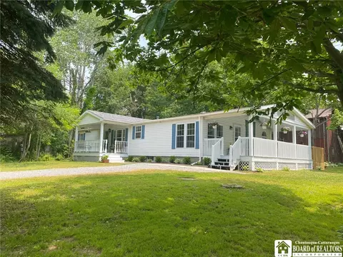 10242 Mcallister Rd, Pomfret, NY 14063
