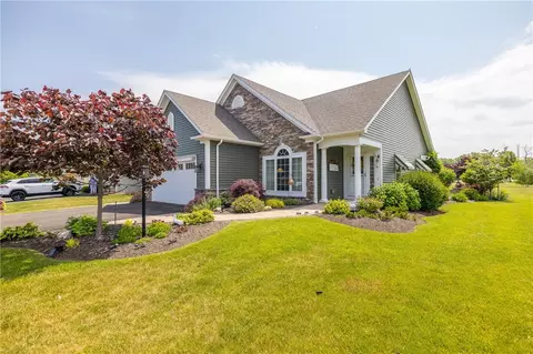 1245 Clear Pond Ln, Webster, NY 14580