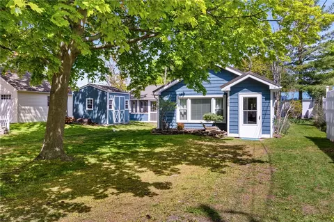7566 8th St, Sodus Point, NY 14555
