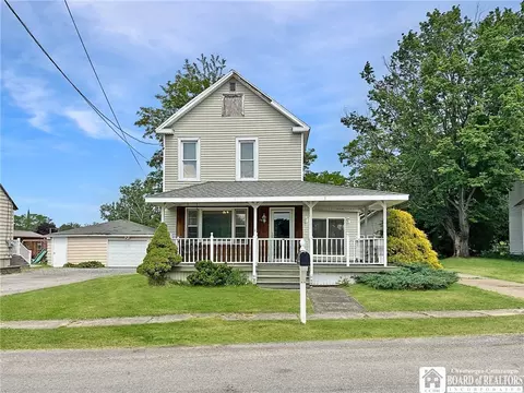 14 Link St, Pomfret, NY 14063