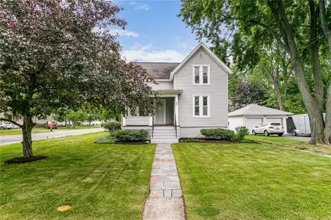 37 Martin St, Webster, NY 14580