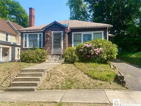 17 Strong St, Jamestown, NY 14701