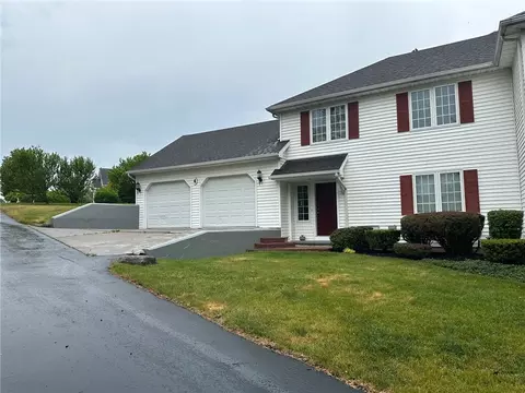 4 Victorian Dr, Batavia, NY 14020