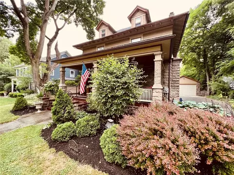 106 W Church St, Perinton, NY 14450