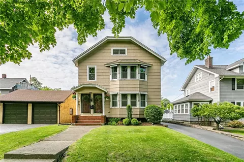 28-30 Elmcroft Rd, Rochester, NY 14609