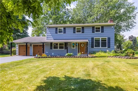 645 Bending Bough Dr, Webster, NY 14580
