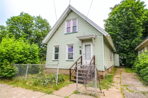 26 Clarkson St, Rochester, NY 14613