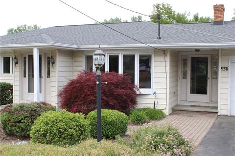 930 Hinchey Rd, Gates, NY 14624