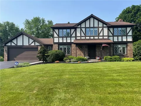 24 Cardogan Sq, Rochester, NY 14625