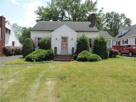 303 Hinchey Rd, Gates, NY 14624