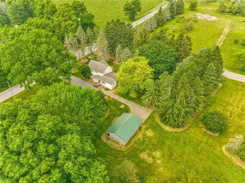 1824 Kennedy Rd, Webster, NY 14580