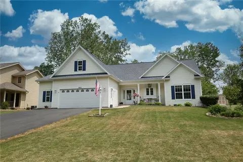 1460 Camborn Dr, Macedon, NY 14502