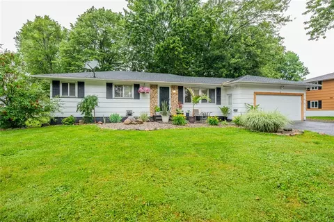 67 Drexel Dr, Gates, NY 14606