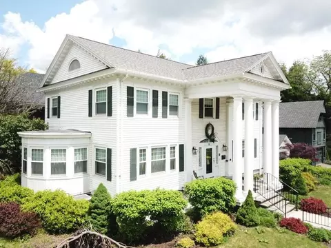 19 Walnut St, Oneonta, NY 13820