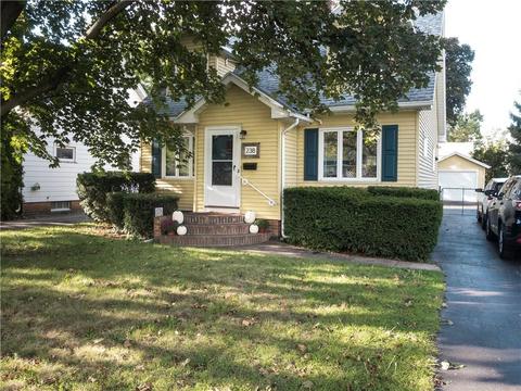 238 Thorndyke Rd, Irondequoit, NY 14617