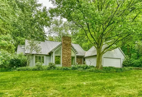 460 Embury Rd, Rochester, NY 14625