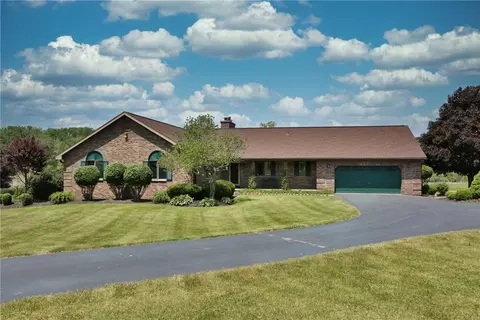 1997 Pinnacle Rd, Henrietta, NY 14467