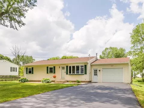 1647 Attridge Rd, Riga, NY 14428