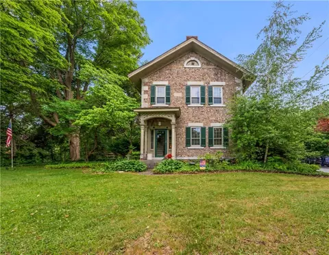 41 Main St, Phelps, NY 14532