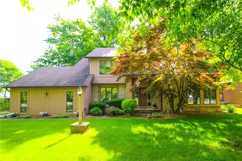 190 Rose Dust Dr, Greece, NY 14626