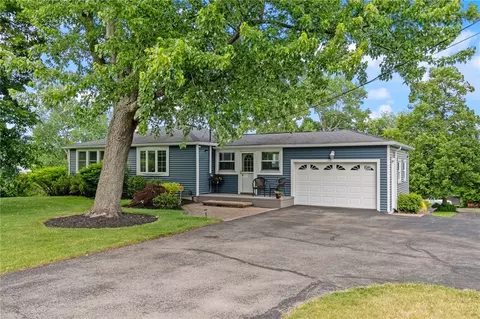 2764 Canandaigua Rd, Macedon, NY 14502