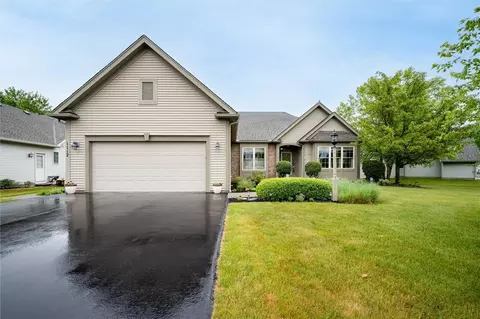 1112 S Creek Dr, Webster, NY 14580