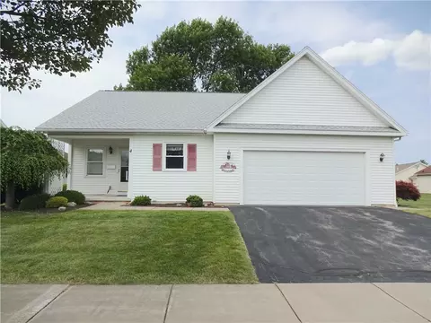 4 Leith Ln, Parma, NY 14468
