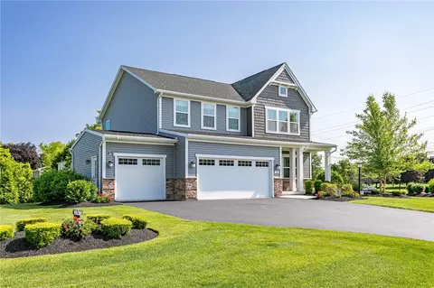 394 Anna Cir, Webster, NY 14580