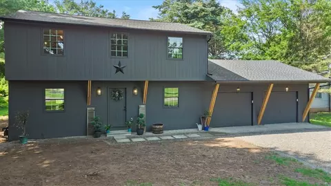 7702 Martin Rd, Lima, NY 14485