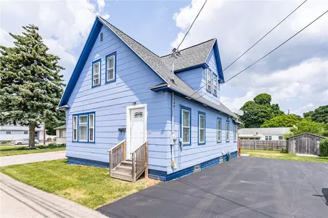 2026 N Goodman St, Irondequoit, NY 14609