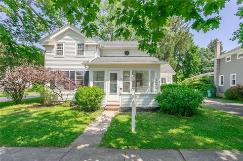 58 East St, Honeoye Falls, NY 14472