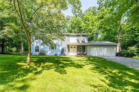 24 Pine Cone Dr, Pittsford, NY 14534