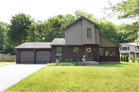 905 Joylene Dr, Webster, NY 14580