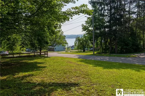 34 E Whallon St, Chautauqua, NY 14757