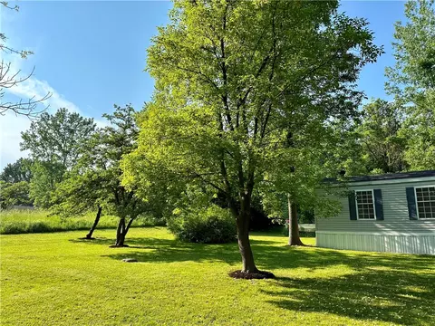 27 Byrns Rd, Scriba, NY 13126