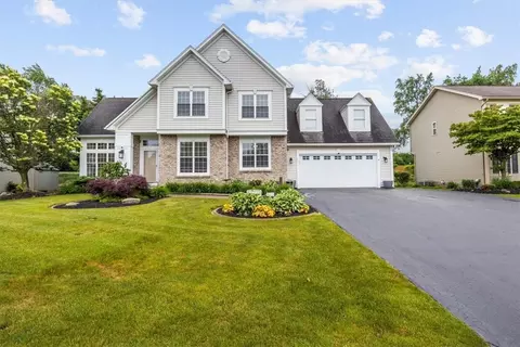 111 Forest Glen Dr, Greece, NY 14612