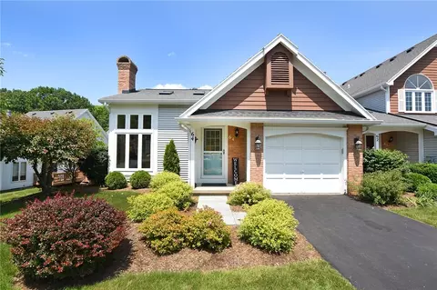 64 Eaglesfield Way, Perinton, NY 14450