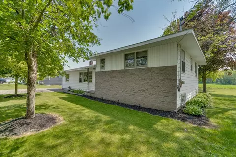 24 Bush Ave, Wayland, NY 14572