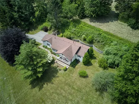 511 Hartnagle Rd, Arcadia, NY 14513