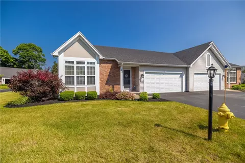 82 Lillian Ln #PVT, Greece, NY 14616