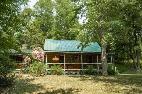 221 Township Line Rd, Hamilton, PA 16735