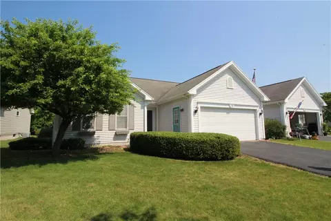 116 Stewart Pl, Canandaigua, NY 14424
