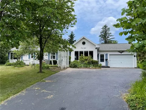 48 Gate House, Henrietta, NY 14467