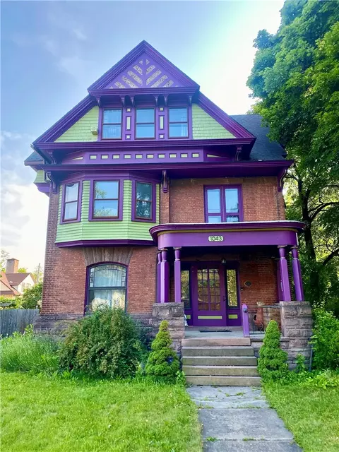 1043 Saint Paul St, Rochester, NY 14621