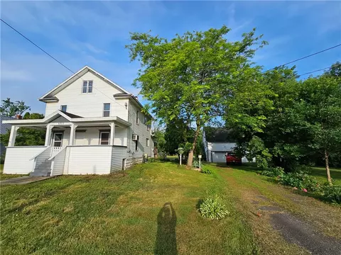 6317 Bennett St, Williamson, NY 14589
