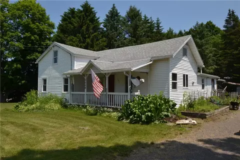 5008 Lincoln Rd, Macedon, NY 14502