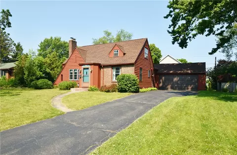 39 Tamarack St, Rochester, NY 14612